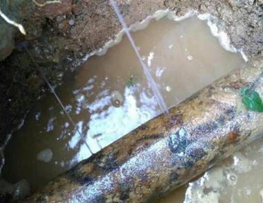 福州市楼顶渗水维修公司分享下地暖漏水的原因及检测方法。